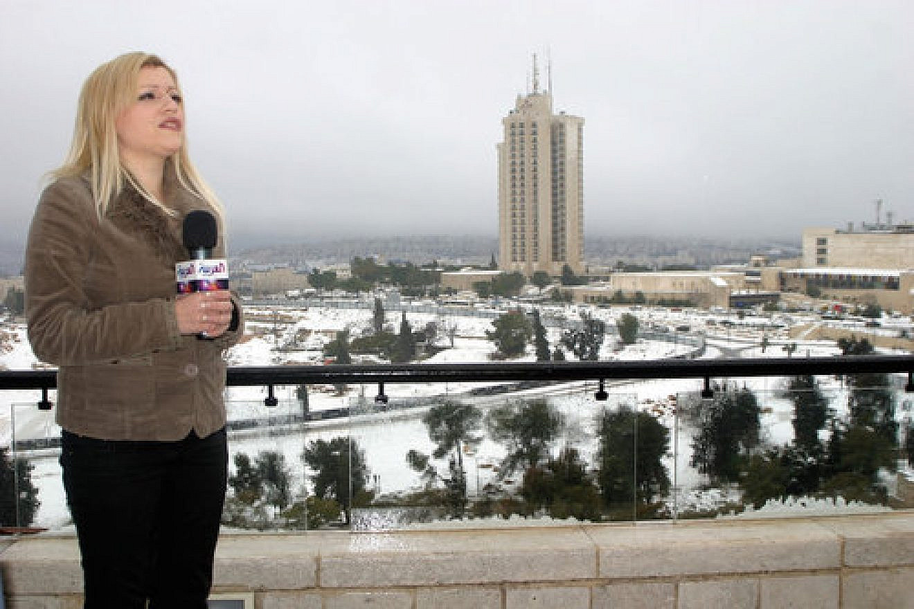 Rima Mustafa, a reporter for the Saudi-owned Arabic-language television news channel Al Arabiya, in Jerusalem. Credit: Oren Rosenfeld via Wikimedia Commons.