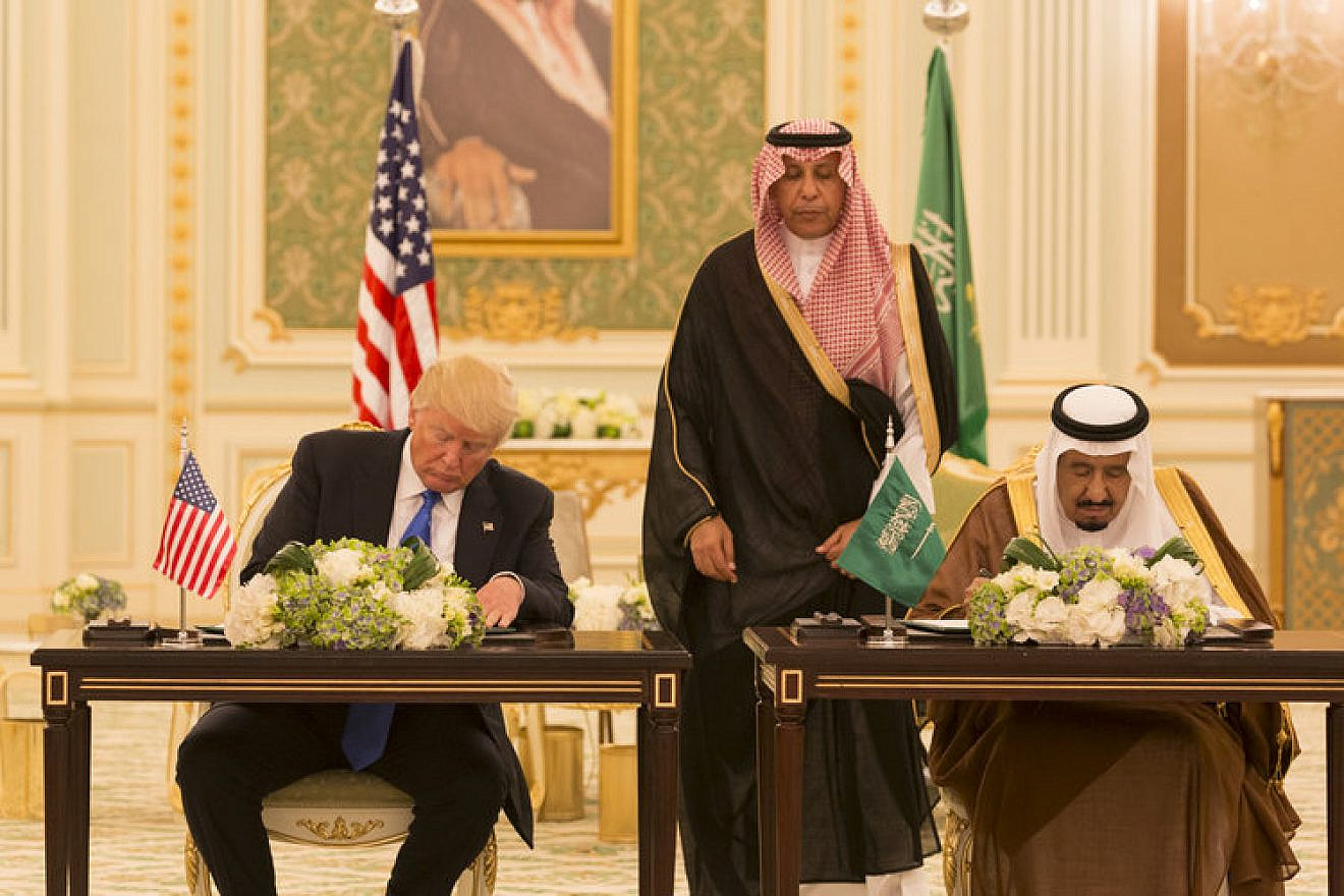 U.S. President Donald Trump and King Salman of Saudi Arabia sign a joint strategic vision statement in in Riyadh on May 20, 2017. Credit: Shealah Craighead/White House Photo.