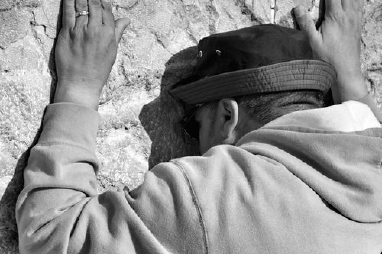 U.S. Army veteran Iggy Padilla at the Western Wall. Credit: Courtesy of Jewish National Fund.