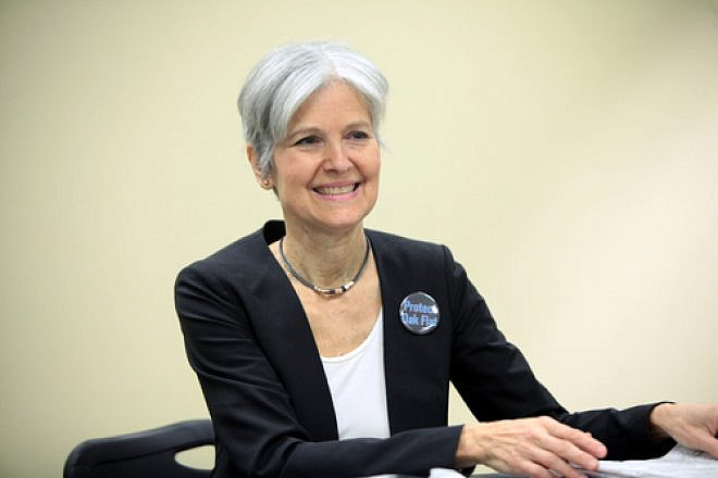 Jill Stein speaking at a Green Party presidential campaign town hall event in Mesa, Ariz. March 2016. Source: Wikimedia Commons.