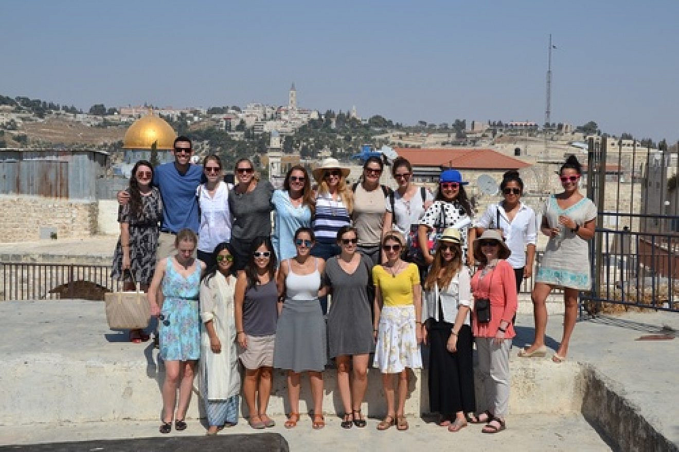 Click photo to download. Caption: The recent Women Innovation Technology Conference in Israel, which was organized by a group of 25 StandWithUs Israeli student fellows. Credit: Courtesy Eliana Rudee.