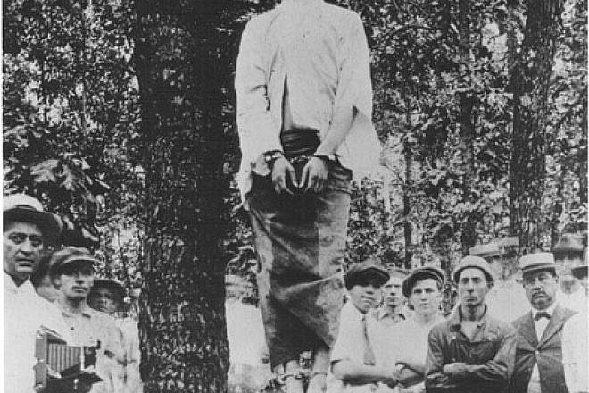 The lynching of Leo Frank. Credit: Wikimedia Commons.