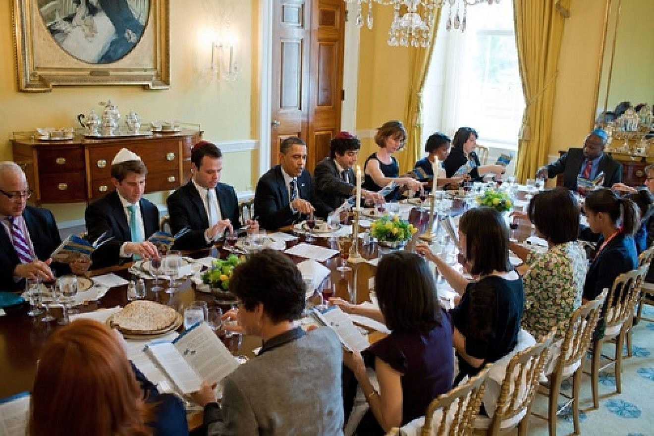 U.S. President Barack Obama and first lady Michelle Obama mark the beginning of Passover with a seder at the White House on April 18, 2011. Credit: Pete Souza/White House.