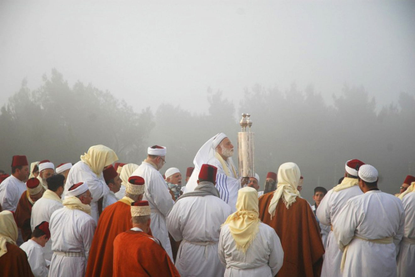 The Samaritans' Passover pilgrimage on Mount Gerizim in 2006. Credit: Edward Kaprov.
