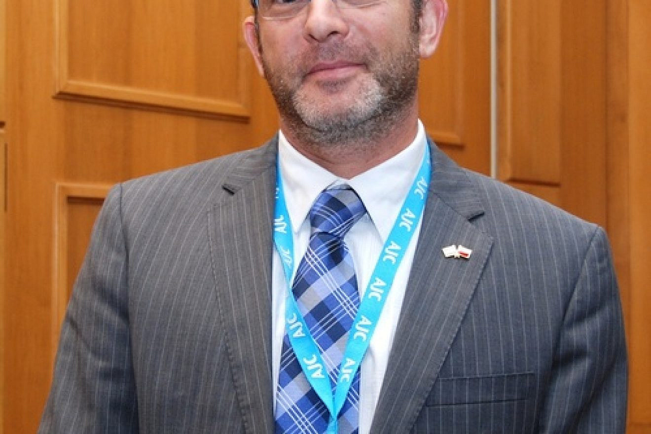 Click photo to download. Caption: Shai Agosin, president of the Chilean Jewish community, at the 2012 American Jewish Committee Global Forum. Credit: Maxine Dovere.