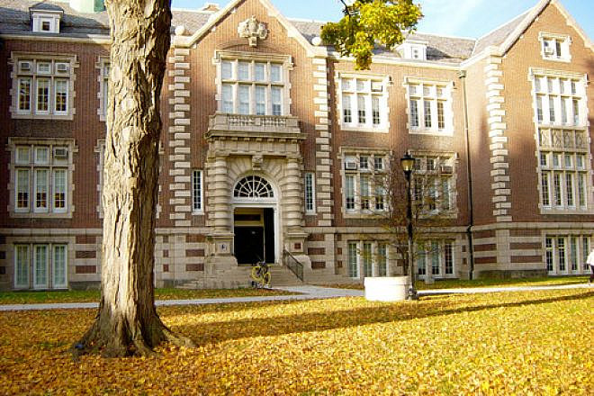 Click photo to download. Caption: Rockefeller Hall at Vassar College in Poughkeepsie, N.Y. Credit: Noteremote via Wikimedia Commons.
