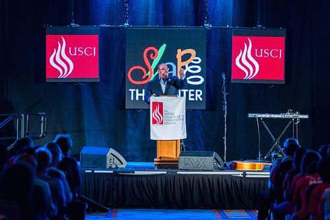 Click photo to download. Caption: Rabbi Steven Wernick, CEO of The United Synagogue of Conservative Judaism (USCJ), speaks at USCJ's November 2015 convention in Chicago. Credit: USCJ.