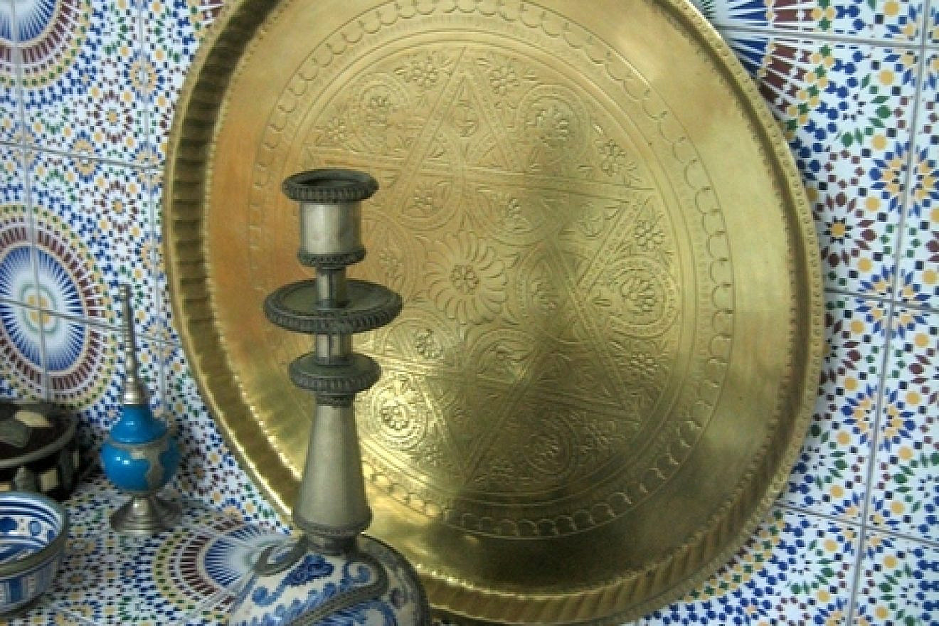 Jewish, Arabic and Berber handicraft on display at a restaurant in Essaouira, Morocco. Credit: Anderson Sady via Wikimedia Commons.