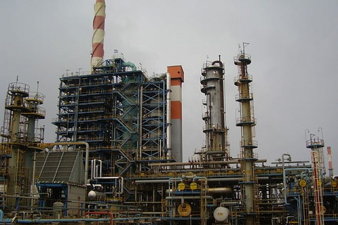 The Haifa oil refinery. Credit: Avishai Teicher/PikiWiki Israel.