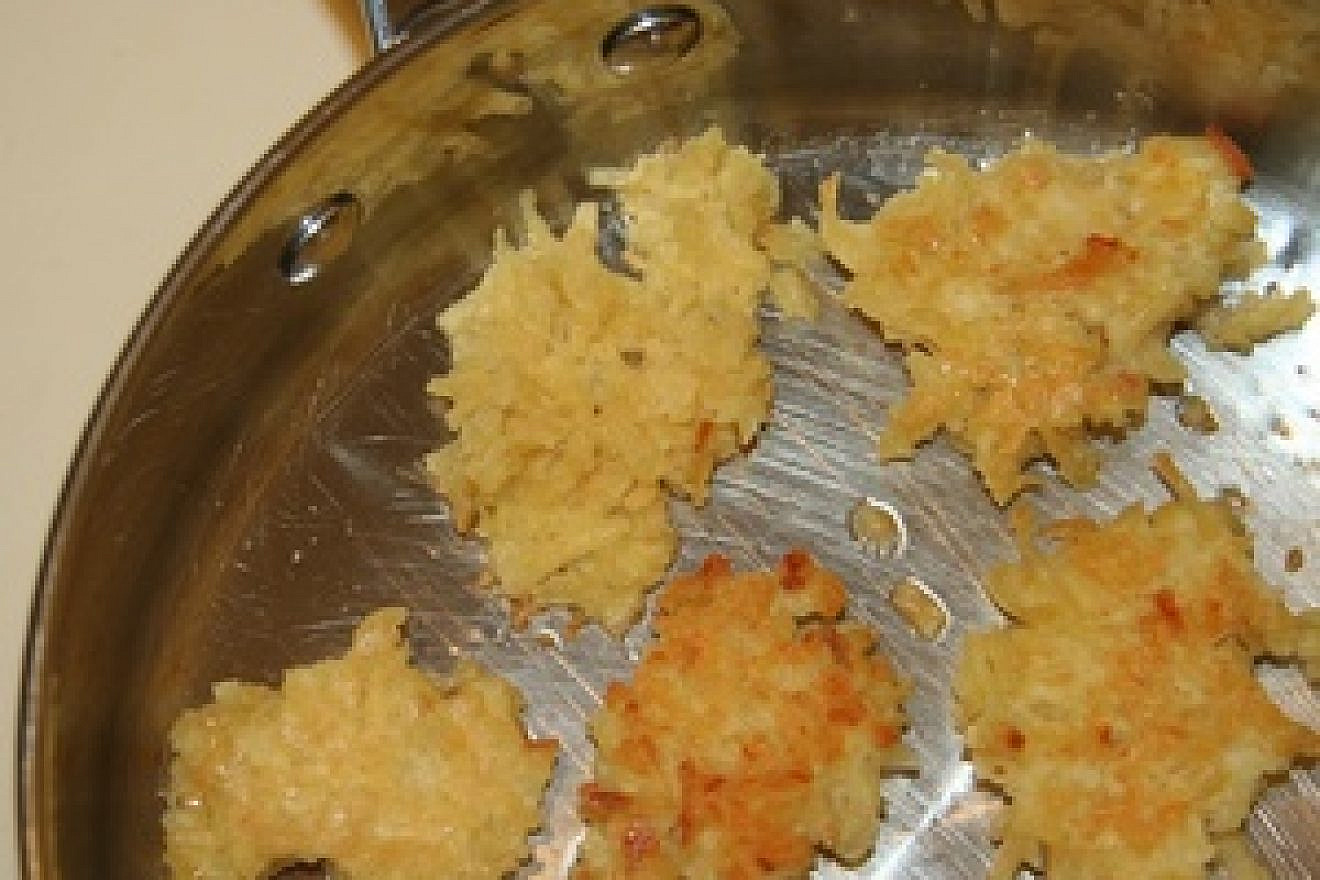 Plain old potato latkes. Chef Mollie Katzen suggests spicing them up with some new toppings. Credit: Wikimedia Commons.