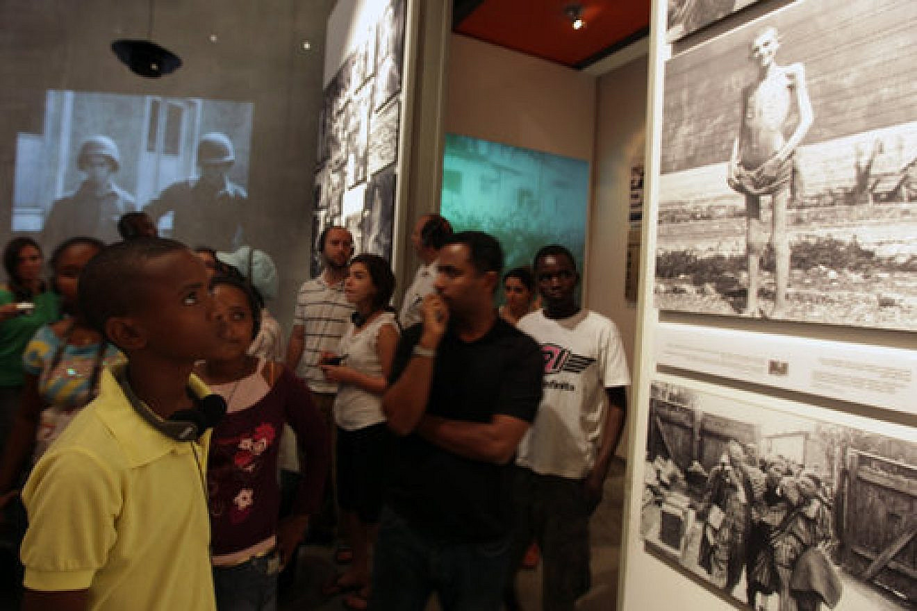 Sudanese refugees, who arrived in Israel in the wake of Darfur genocide, visit Yad Vashem, the Holocaust history museum in Jerusalem in 2009. Credit: Kobi Gideon/Flash90.