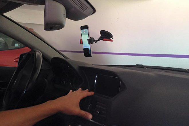 Nexar’s application is used on a cell phone mounted as a dashboard camera. Credit: Nexar via Facebook.