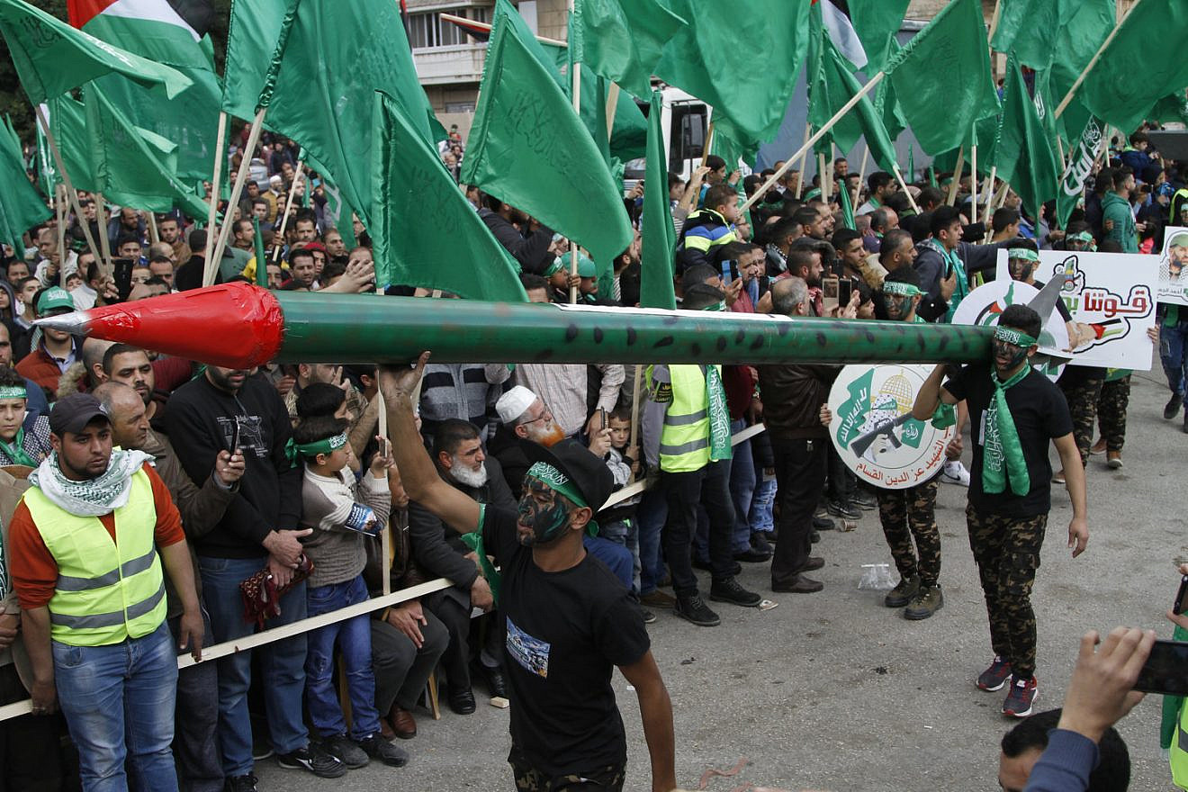 In the Palestinian Authority-controlled city of Nablus, Hamas supporters attend a rally marking the 30th anniversary of the terror group’s founding, Dec. 15, 2017. Credit: Nasser Ishtayeh/Flash90.