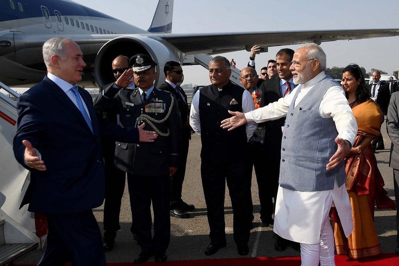 Israeli Prime Minister Benjamin Netanyahu being greeted by Indian Prime Minister Narendra Modi in New Delhi. Credit: Avi Ohayon/GPO.