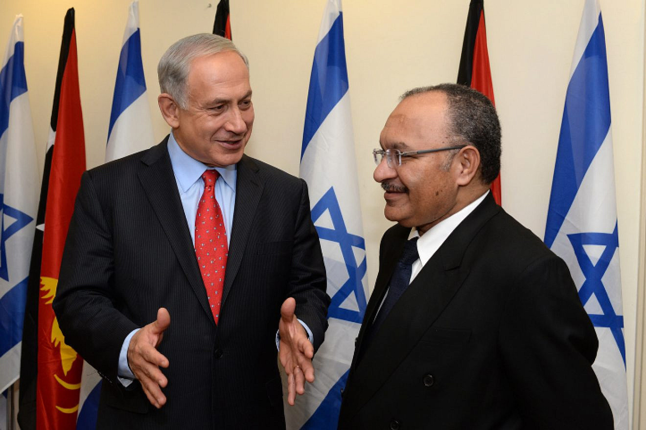 Israeli Prime Minister Benjamin Netanyahu with Papua New Guinea's prime minister Peter O'Neill in an Oct. 15, 2013 in Jerusalem. Photo by Kobi Gideon/GPO/FLASH90