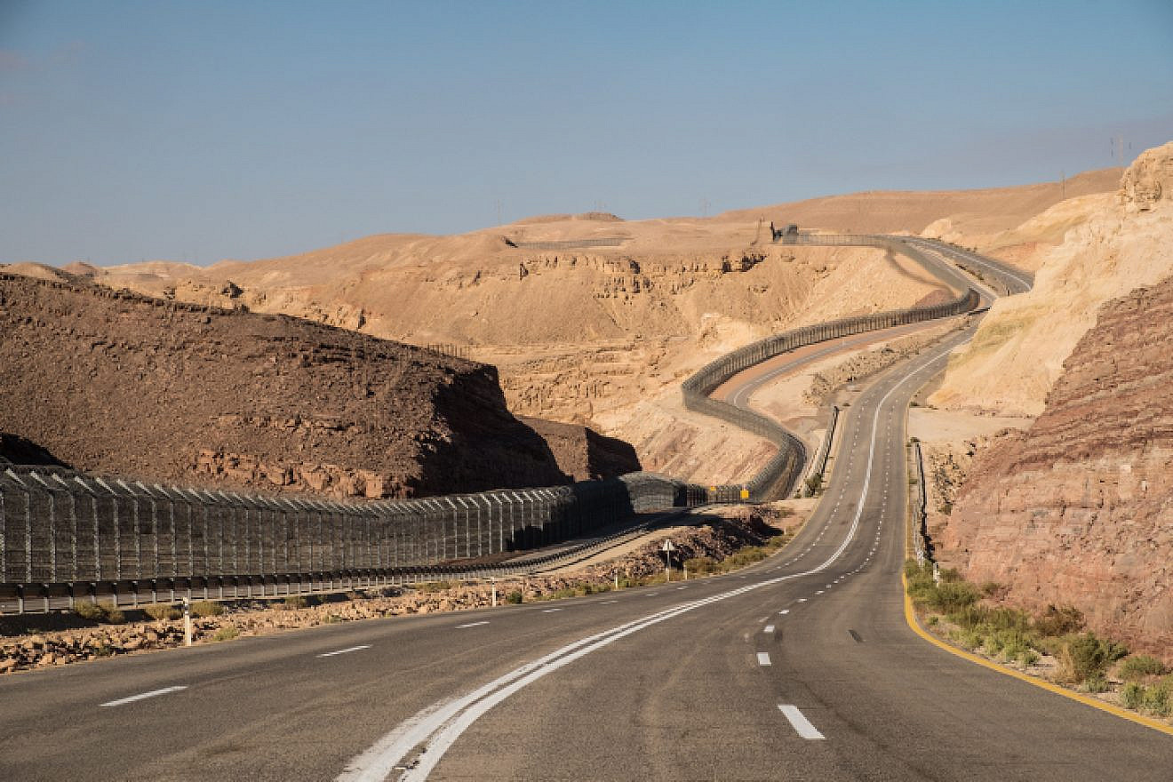 The border fence with Egypt in Eilat in southern Israel, Oct. 18, 2017. Photo by Yaniv Nadav/Flash90.