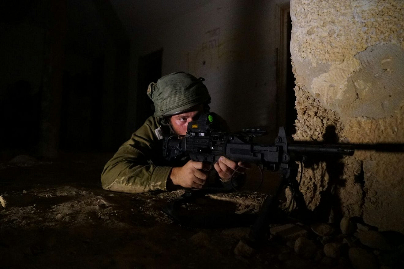 A Givati brigade soldier trains for urban-warfare combat. Credit: IDF Spokesperson Unit.