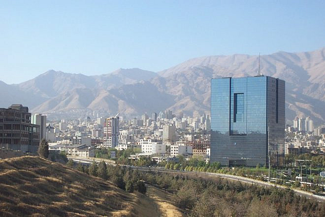 The Iranian Central Bank in Tehran. Credit: SA Ensie & Matthias, Flickr.