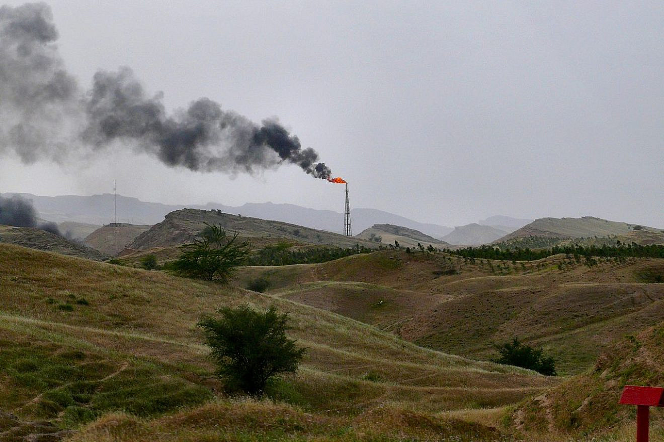 A whopping 80 percent of air pollution in Tehran is due to cars; the remaining 20 percent comes from factories and industry emissions. Credit: Wikipedia.