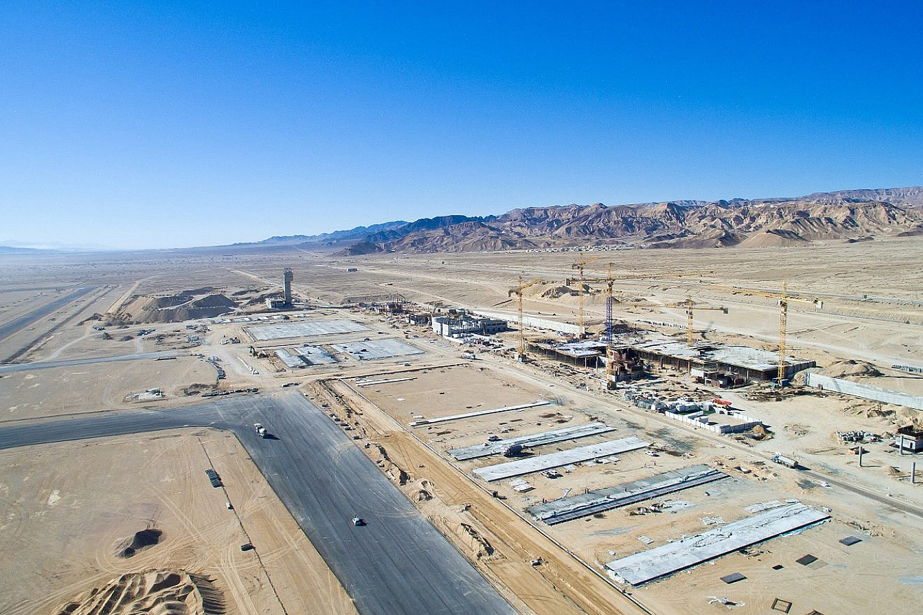 Construction of the new international airport Ramon Airport, which will replace the Eilat airport in southern Israel. Jan. 6, 2016. Photo by Moshe Shai/Flash90.