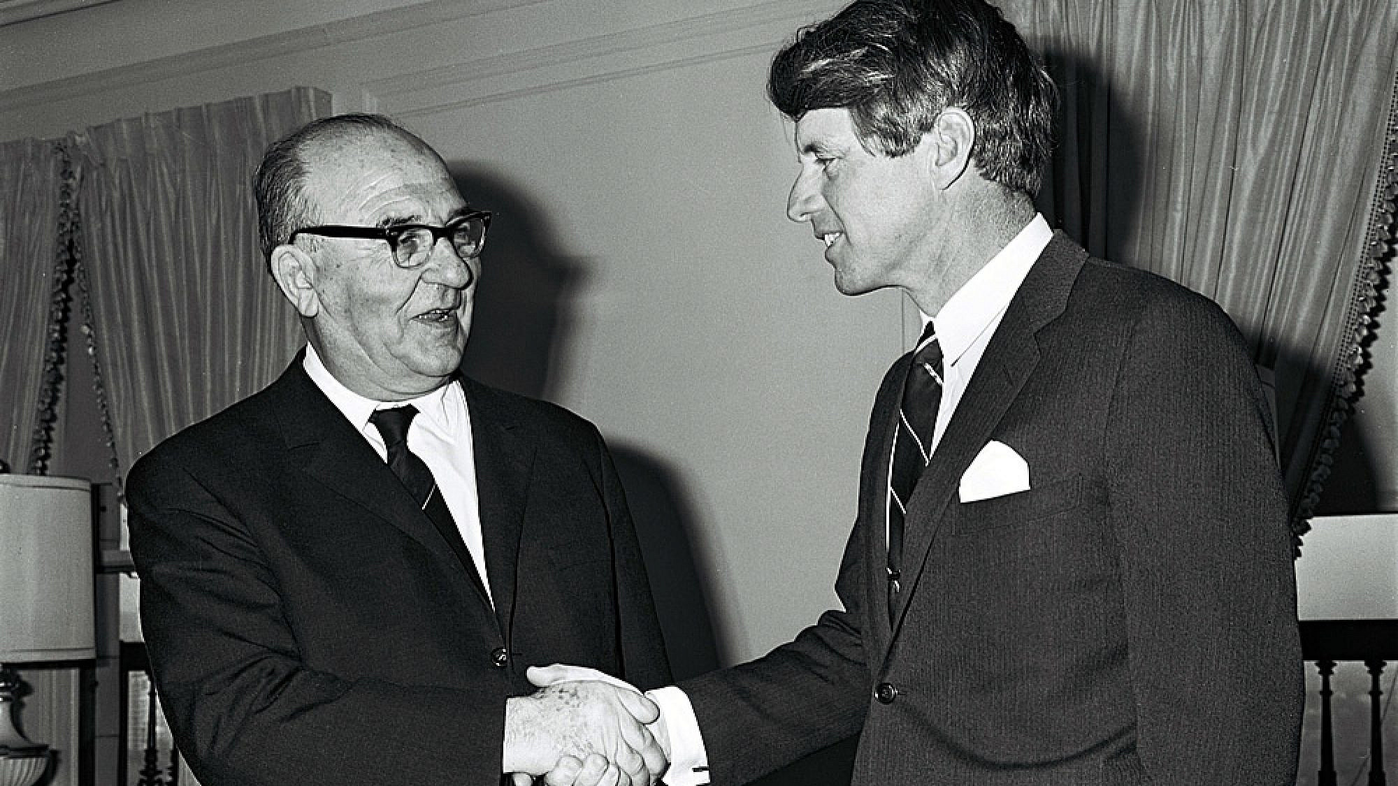 Israeli Prime Minister Levi Eshkol, left, with Robert F. Kennedy in January 1964. Credit: David Eldan, GOP.