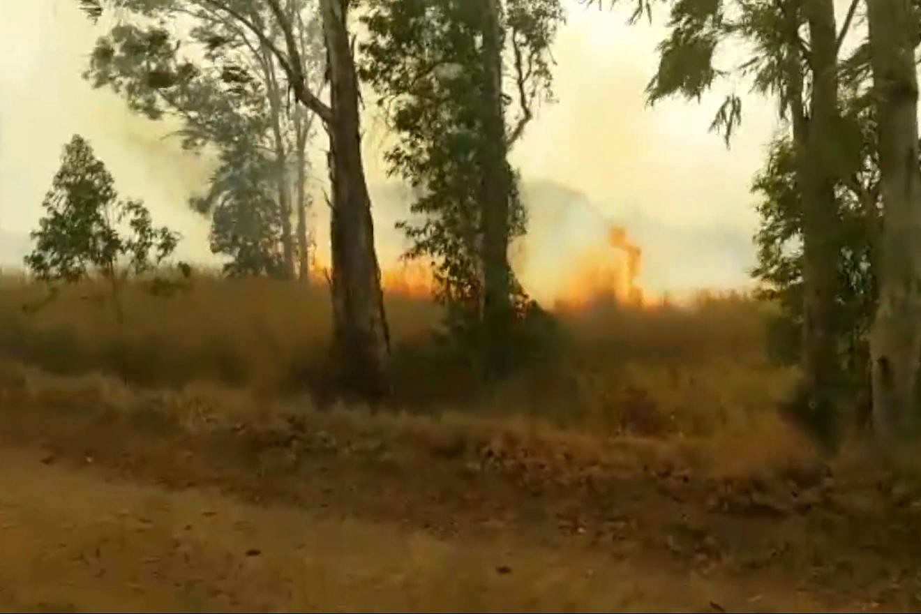 A fire in the Be’eri Forest region of southern Israel on Wednesday ignited by Palestinian “fire kites.” Credit: Screenshot.