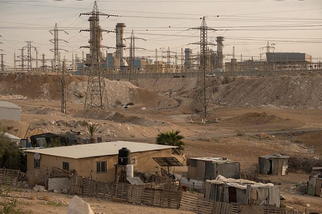 Villages around the Ramat Hovav industrial zone in southern Israel have a high level of air pollution from nearby chemical-evaporation ponds and the Israel Electric Company power plant, Dec. 28, 2017. Photo by Yaniv Nadav/Flash90.