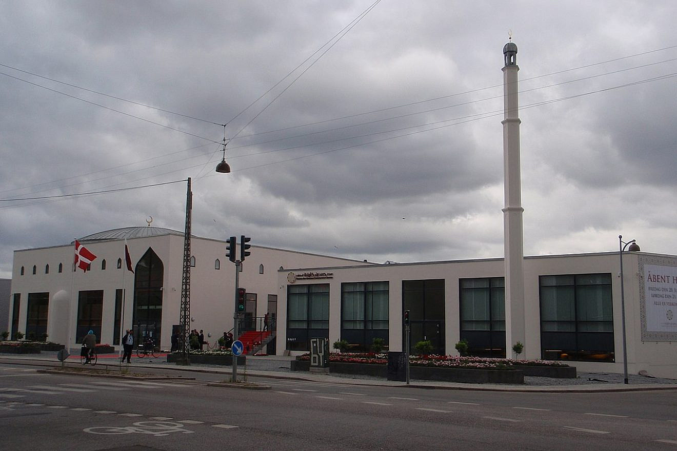 The Grand Mosque of Copenhagen in Copenhagen is one of the largest mosques in Denmark. Credit: Wikimedia Commons.