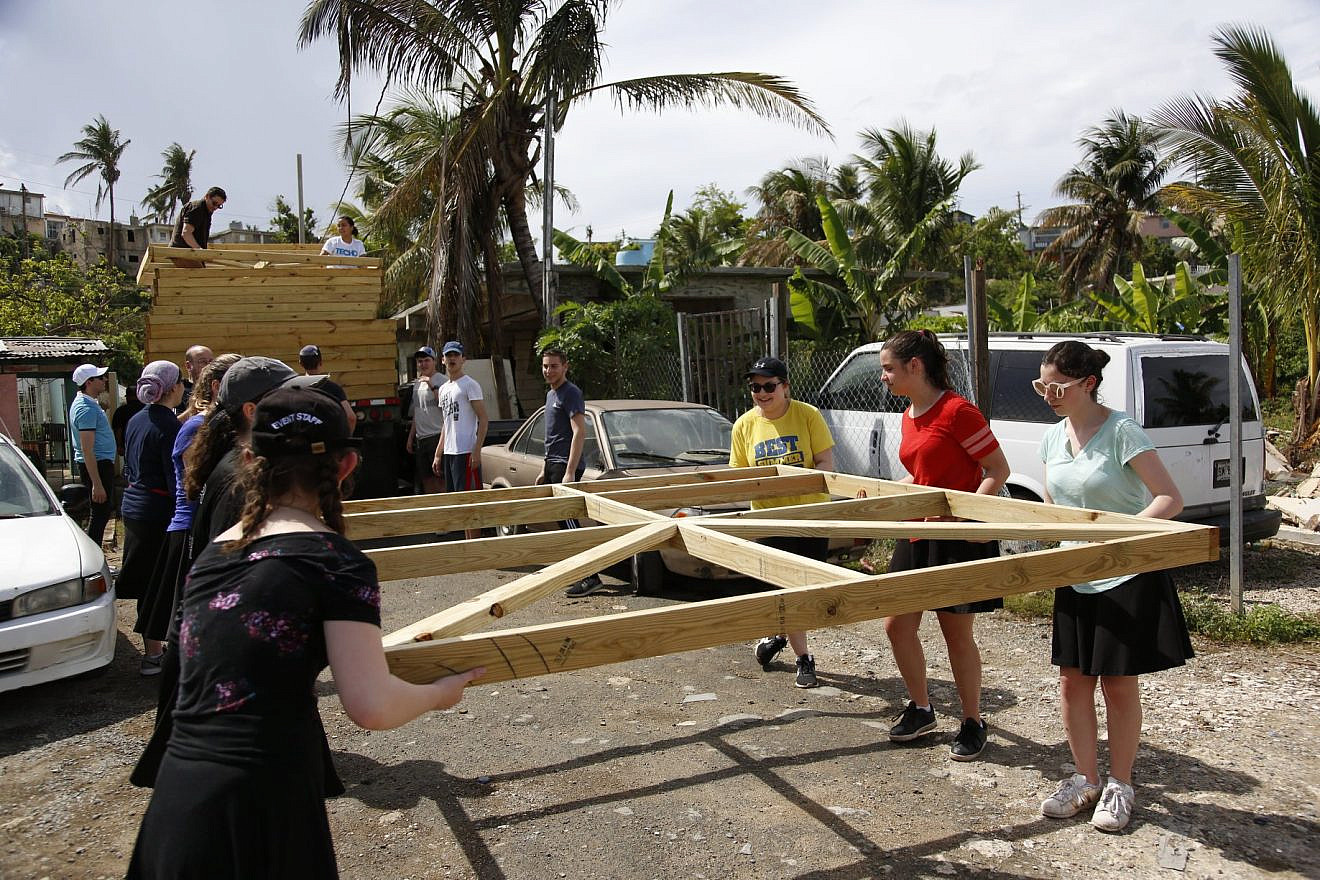 NJ NCSY teens in Puerto Rico. Credit: NJ NCSY via Facebook