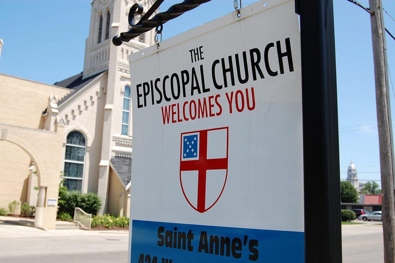 A sign for an Episcopal Church. Credit: Jerry Richardson via Flickr.