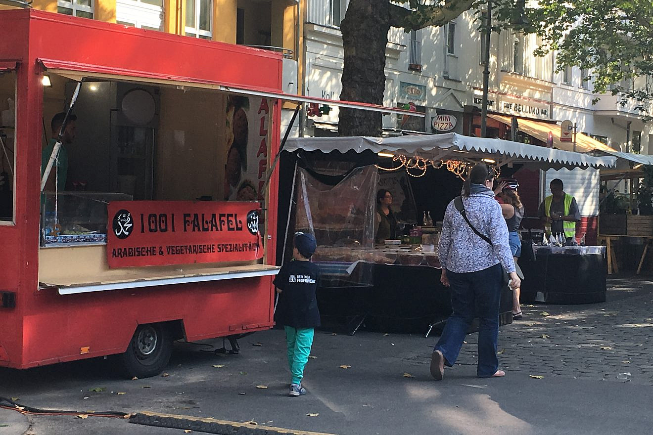 The “1001 Falafel” stand in Berlin that some Jewish community members accuse its owner, a Palestinian immigrant named Mohammed, of engaging in anti-Semitism. Credit: Photo by Orit Arfa.