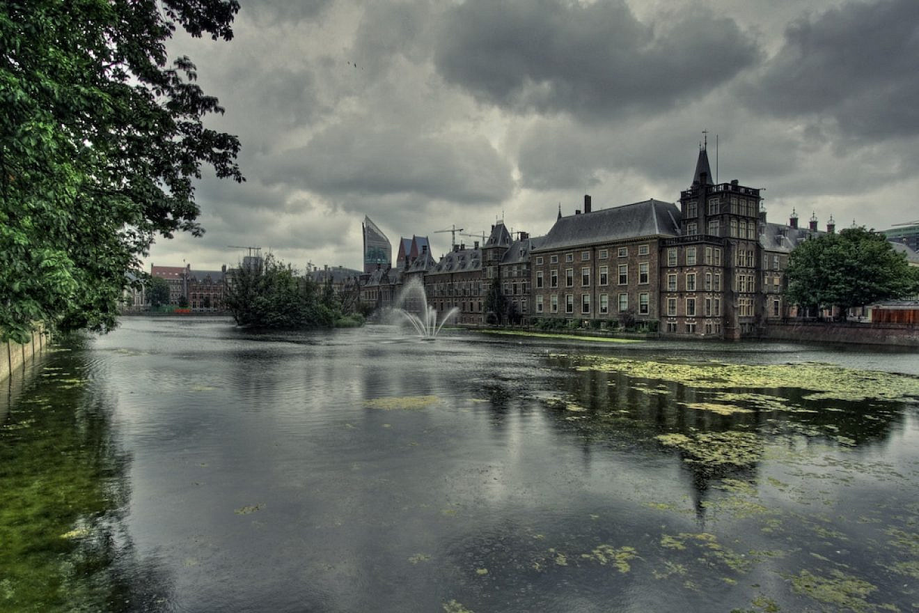 The Dutch parliament building. Credit: Michiel Jelijs/Flickr.