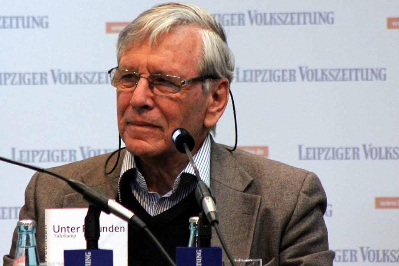 Israeli author Amos Oz at the Leipzig Book Fair in 2013. Credit: Wikimedia Commons.