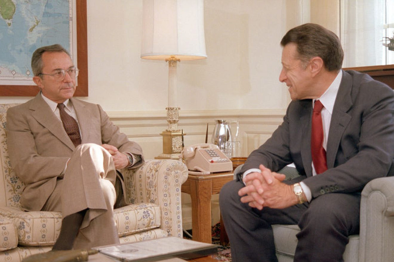 Secretary of Defense Caspar W. Weinberger meets with Minister of Defense Moshe Arens (left) of Israel in the Pentagon on July 27, 1983. Credit: Robert Ward/Wikimedia Commons.