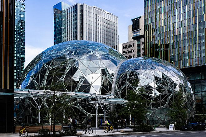 The Amazon Spheres, part of the Amazon headquarters campus in Seattle, May 10, 2018. Credit: Biodin/Wikimedia Commons.