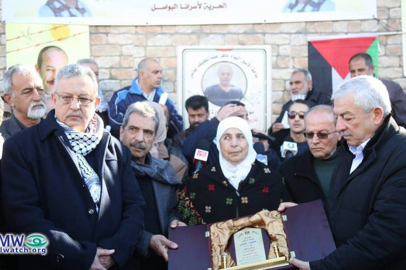 Palestinian Authority leader Mahmoud Abbas's deputy Al-Aloul “conveyed the blessings of President [Abbas] and the leadership to prisoner Maher Younes, his family, and all of our heroic prisoners.” [Official P.A. daily “Al-Hayat Al-Jadida,” Jan. 20, 2019] (PMW)