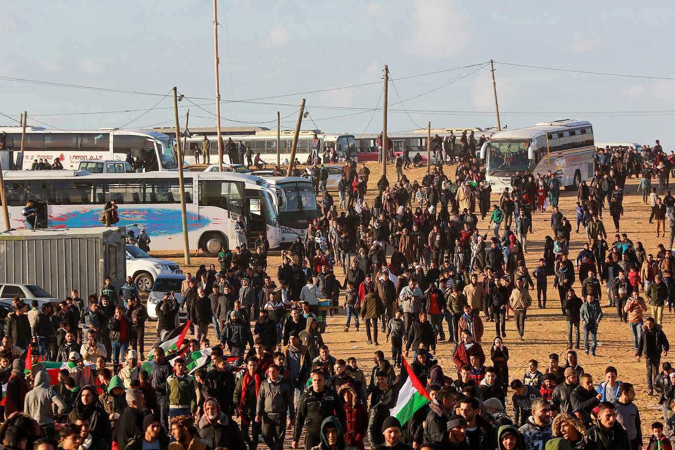 Palestinian protesters during clashes with the Israel Defense Forces following a demonstration along the border with Israel in the southern Gaza Strip on Jan. 18, 2019. Photo by Abed Rahim Khatib/ Flash90.