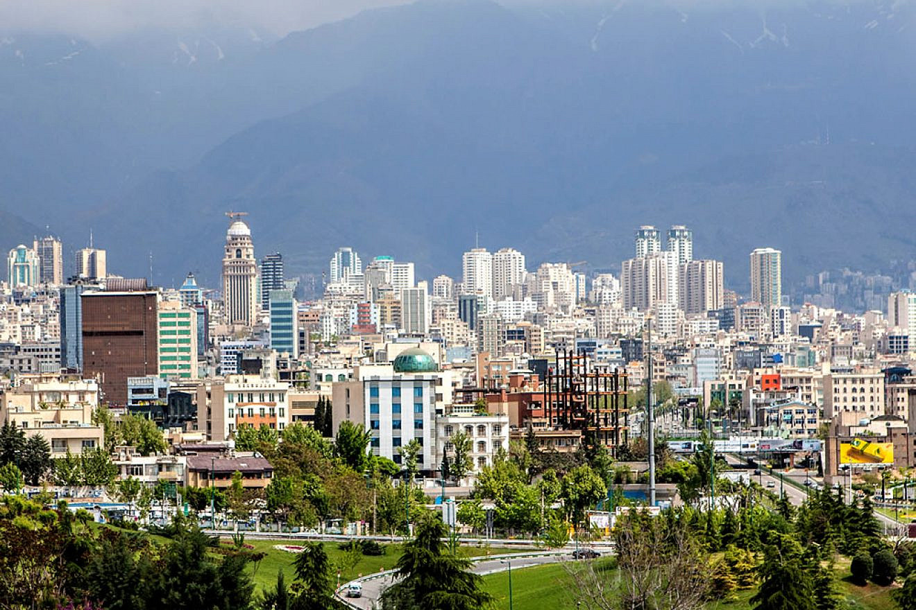 A view north of Tehran, home to nearly 50 percent of Iran's industries. Credit: Flickr/Wikimedia Commons.