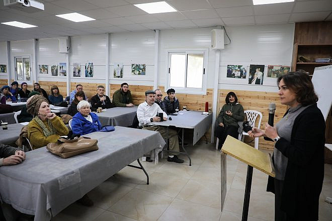 Journalist and New Right Party candidate Caroline Glick speaks at the Oz VeGaon reserve in Gush Etzion on Feb. 8, 2019. Credit: Gershon Elinson/Flash90.