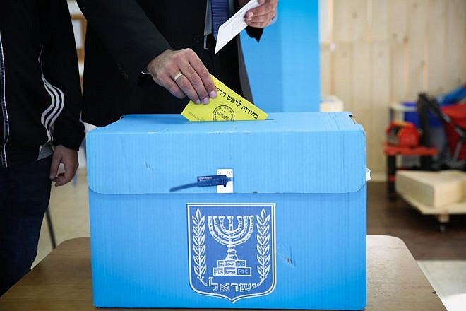 Tzfat mayoral candidate Ilan Shohat casts his ballot at a voting station on the morning of the Municipal Elections, on Oct. 30, 2018, in the northern Israeli city of Tzfat. Credit: David Cohen/Flash90.