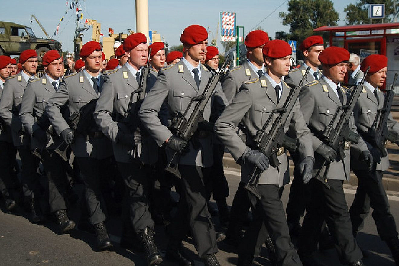 German soldiers in a military parade. Credit: włodi/Flickr.