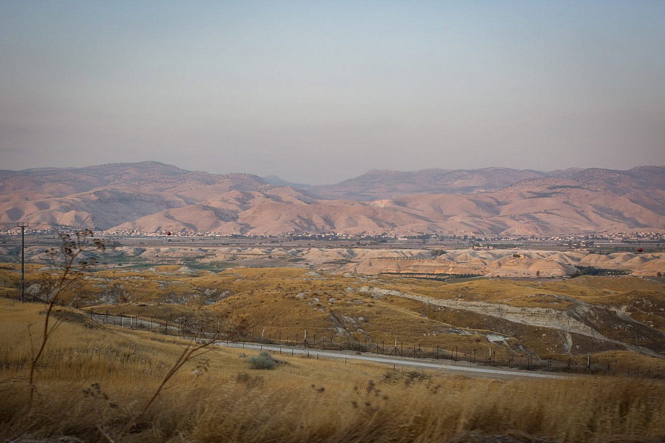 A view of the border between Israel and Jordan on Highway 90 in the Jordan Valley, on July 6, 2017. Credit: Hadas Parush/Flash90.