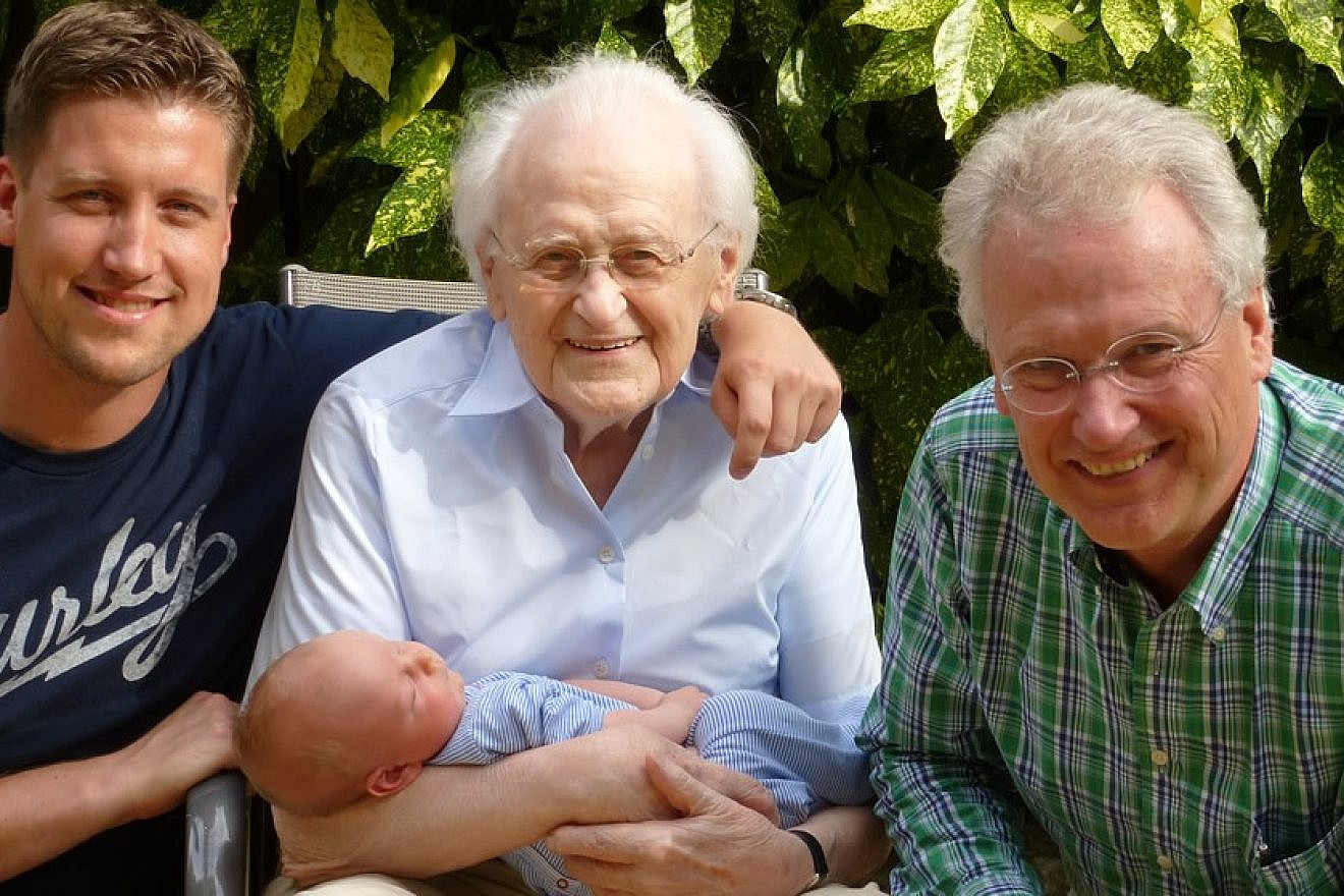 A first-ever national study of Jewish grandparents, released in April 2019, has shown that most of them are committed to transmitting family values. Credit: Pixabay.