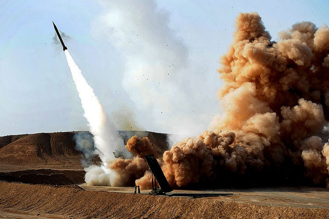 Firing a Zelzal 3 in the Great Prophet VI military exercise by the Islamic Revolutionary Guard Corps on June 26, 2011. Credit: Mohammad Sadegh Heydari via Wikimedia Commons.