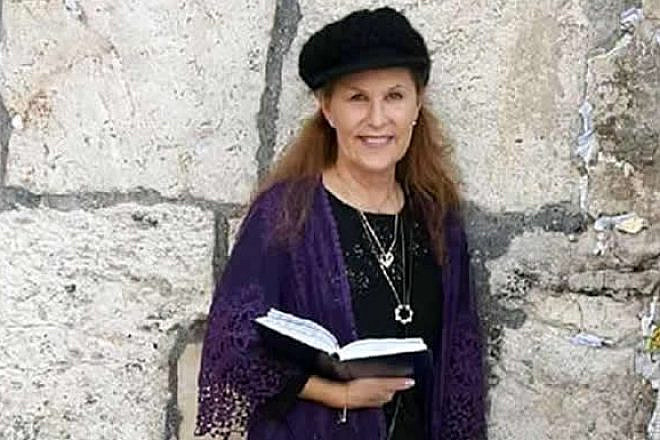 Lori Kaye at a visit to the Kotel (Western Wall) in Jerusalem. Credit: Chabad.org/News.