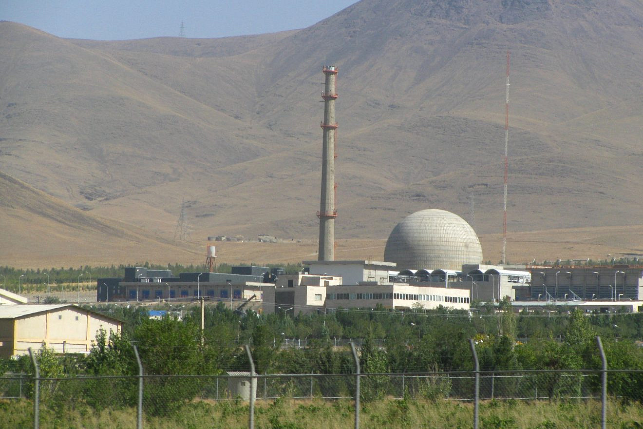 The Arak nuclear plant, an Iranian 40-megawatt (thermal) heavy-water reactor. Credit: Wikimedia Commons.