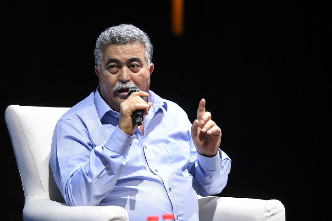 Labor-Gesher Party chairman Amir Peretz speaks at the Be Free Israel organization conference on Aug. 14, 2019. Photo by Flash90.