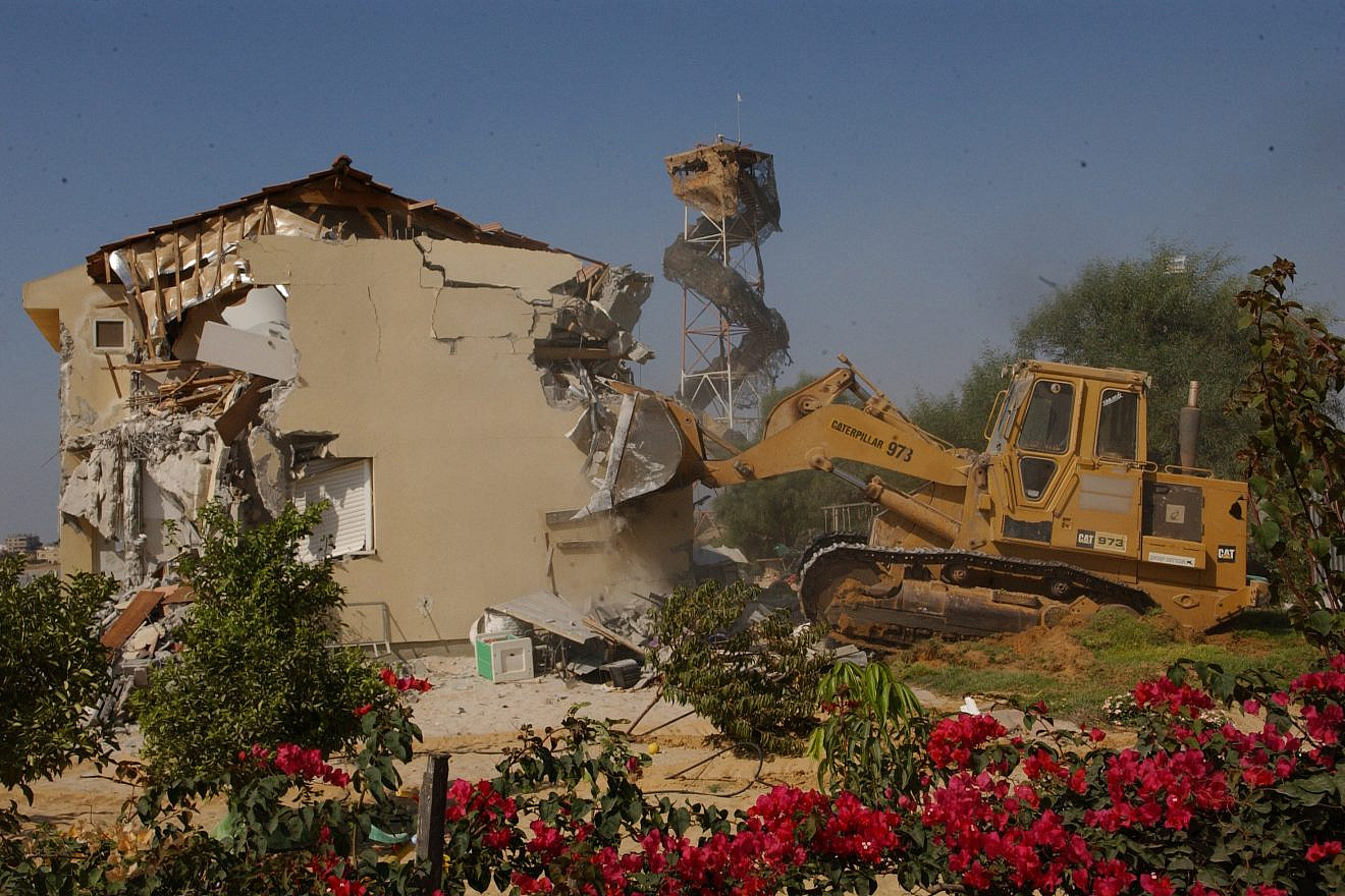 The Ganei Tal Jewish community in Gush Katif being demolished during the disengagement from Gaza, Aug. 22, 2005. Photo by Yossi Zamir/Flash90.