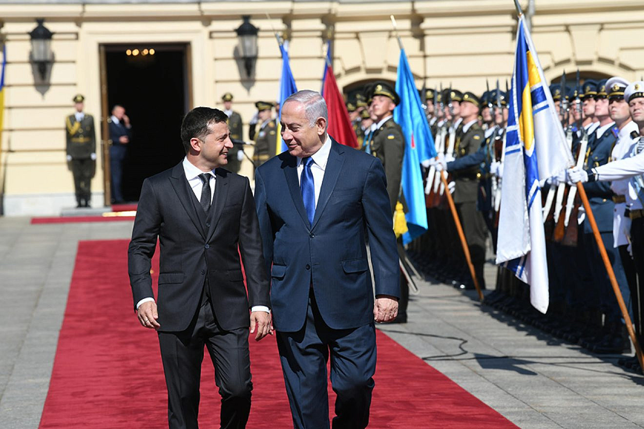 Israeli Prime Minister Benjamin Netanyahu is welcomed to the presidential palace in Kiev by Ukraine President Volodymyr Zelenskyy on Aug. 19, 2019. Photo by Amos Ben Gershom/GPO.
