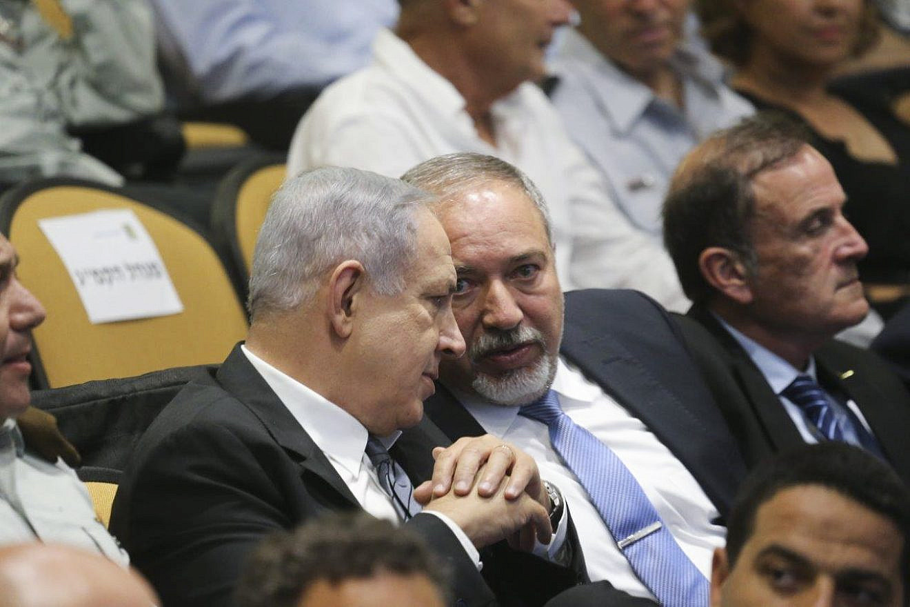 Israeli Prime Minister Benjamin Netanyahu and Defense Minister Avigdor Lieberman at the graduation ceremony of the National Security College, July 13, 2016. Photo by Flash90.